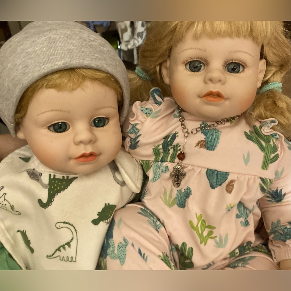 Heritage Mint 🐝🐝 Pair of Vintage Dolls